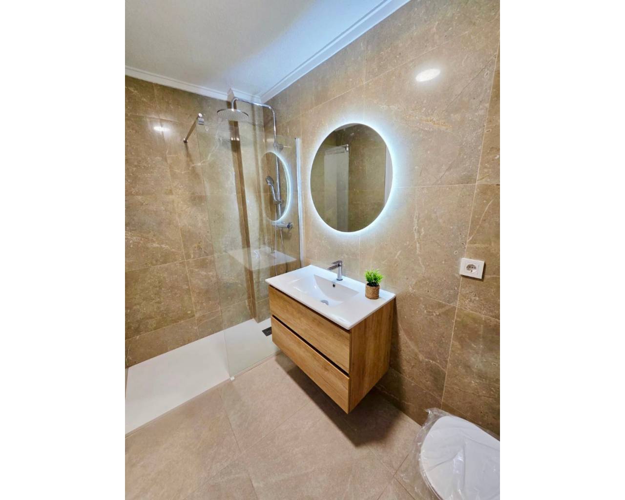 Apartamento - Venta - Torrevieja Centro - { 036 }