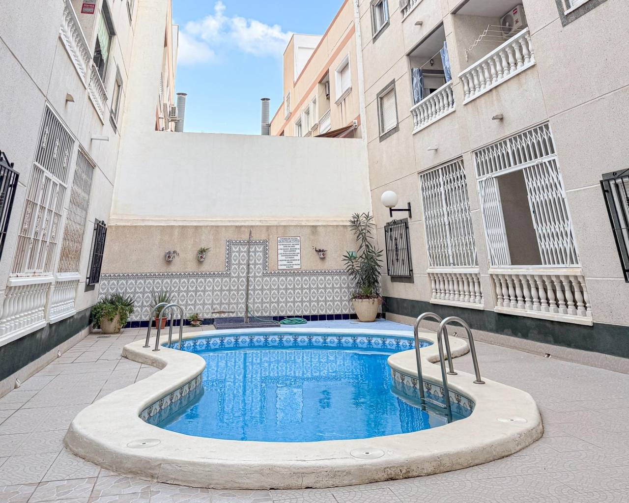 APPARTEMENT - Resale - Torrevieja - Playa de los Locos