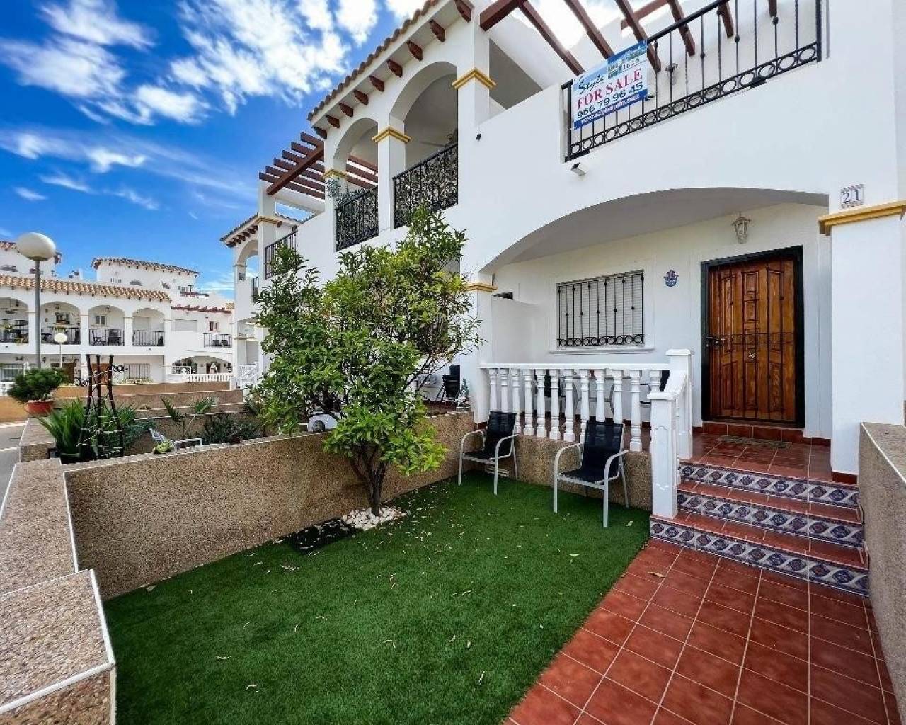 Casa - Alquiler a largo plazo - Punta Prima - Punta Prima