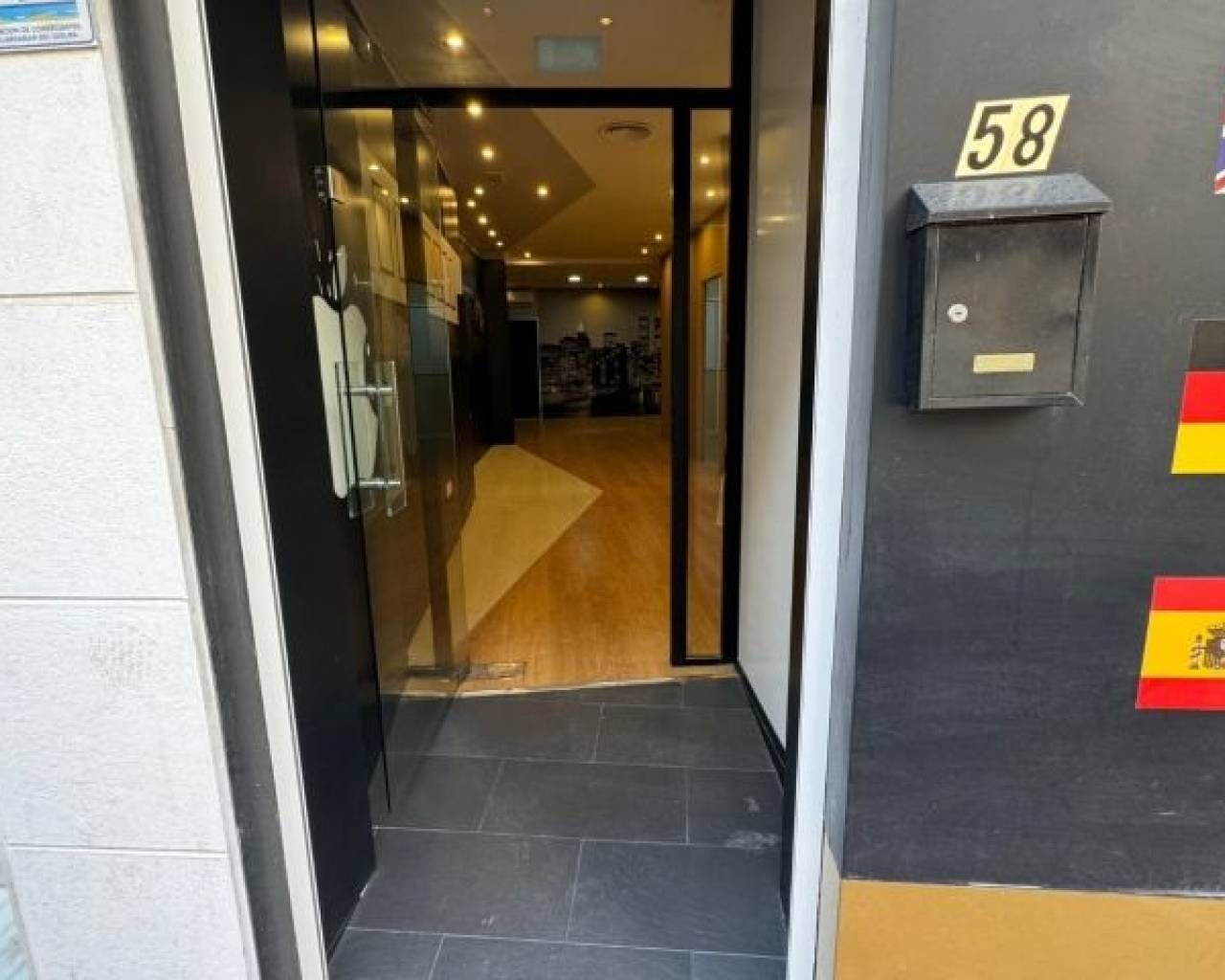 Commercial - Venta - Guardamar del Segura - Guardamar del Segura