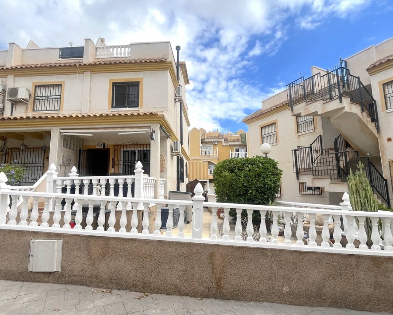 дом рядовой застройки - Resale - Algorfa - Algorfa