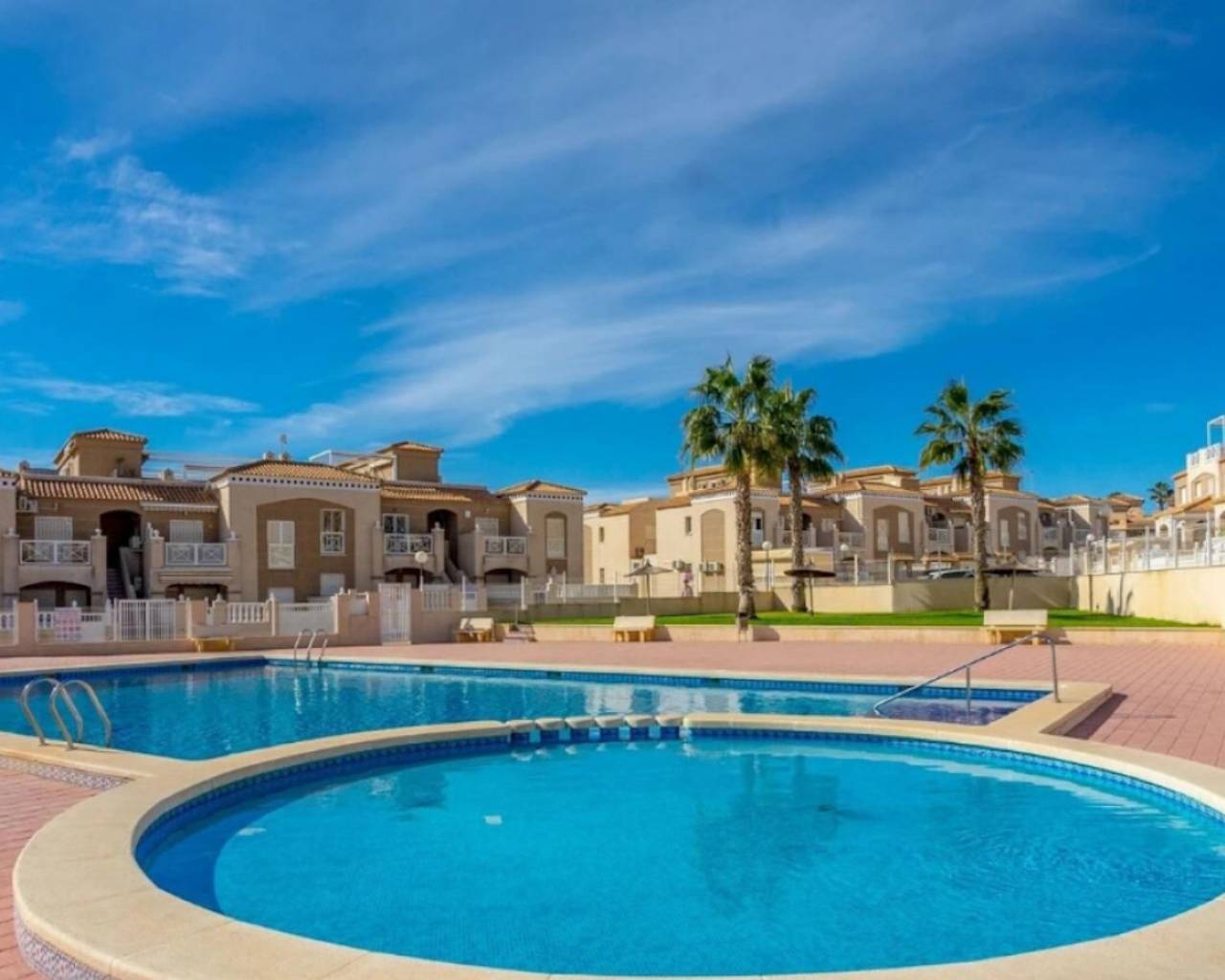 дом рядовой застройки - Resale - Torrevieja - * HA *-73281