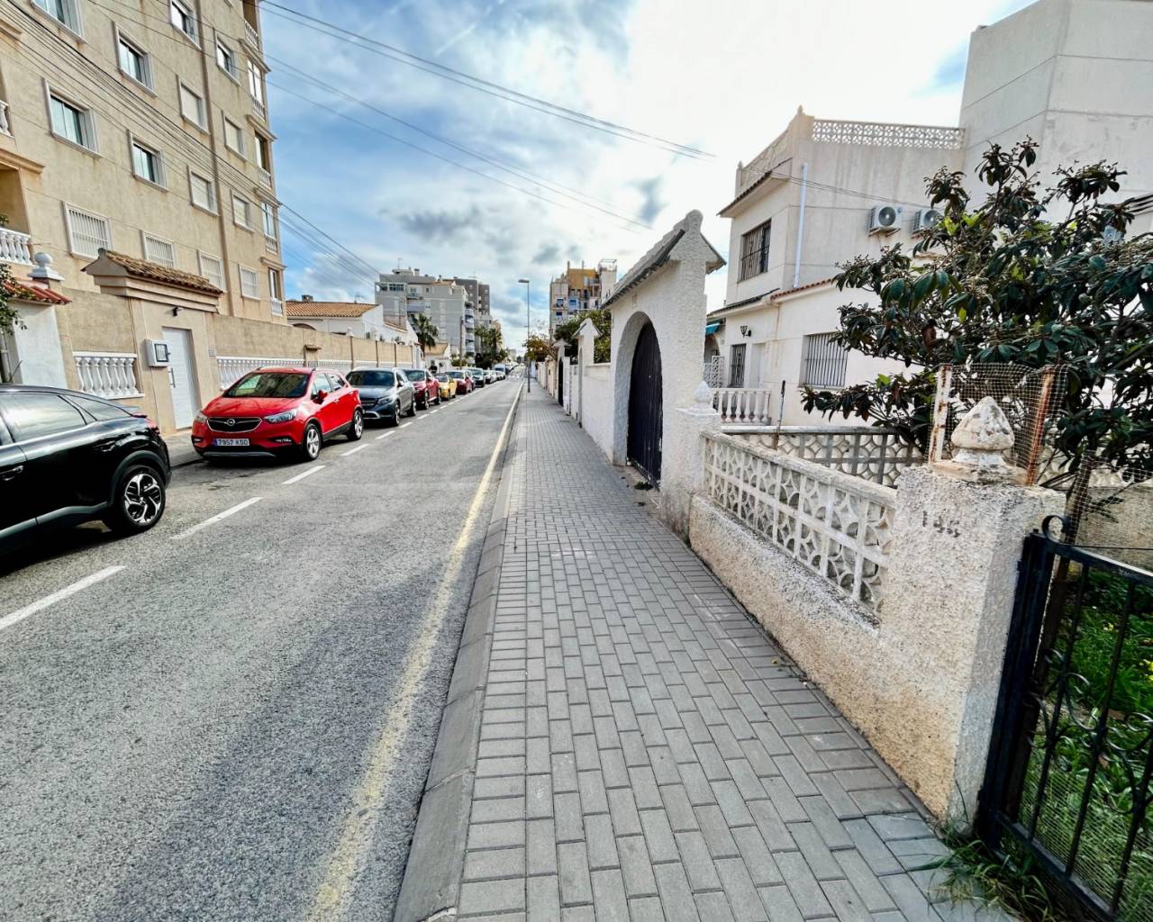 Land - Resale - Torrevieja - { 013 }
