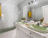 Resale - Apartment - Torrevieja - Centro - Muelle Pesquero
