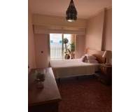 Resale - Apartment - Torrevieja - Paseo maritimo