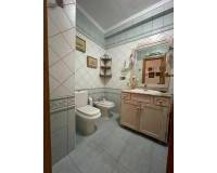 Resale - Apartment - Torrevieja - Paseo maritimo