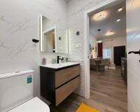 Resale - Apartment - Torrevieja - Puerto