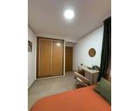 Resale - Apartment - Torrevieja - Puerto