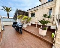 Resale - Chalet - Torrevieja - La Mata