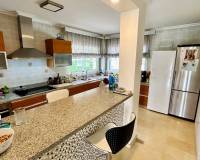 Resale - Chalet - Torrevieja - La Mata