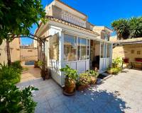 Resale - Chalet - Torrevieja - Urbanización San Luis