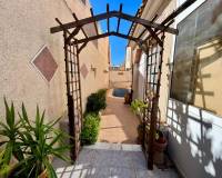 Resale - Chalet - Torrevieja - Urbanización San Luis