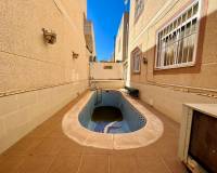 Resale - Chalet - Torrevieja - Urbanización San Luis