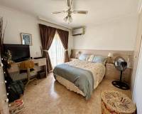 Resale - Chalet - Torrevieja - Urbanización San Luis