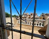 Resale - Chalet - Torrevieja - Urbanización San Luis