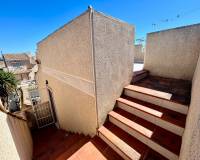 Resale - Chalet - Torrevieja - Urbanización San Luis
