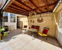 Resale - Chalet - Torrevieja - Urbanización San Luis