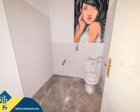Resale - Commercial Unit - Torrevieja - Playa de los Locos