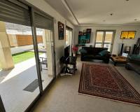 Resale - Detached House / Villa - Cox
