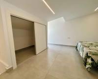 Resale - дом рядовой застройки - Torrevieja - Urbanización San Luis