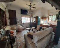 Resale - Finca - Orihuela