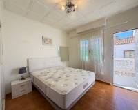 Resale - terraced_house - Torrevieja - Aguas Nuevas