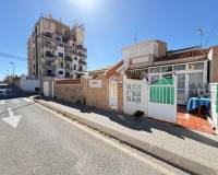Resale - terraced_house - Torrevieja - Aguas Nuevas