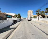 Resale - terraced_house - Torrevieja - Aguas Nuevas