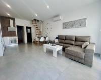 Resale - Townhouse - Torrevieja - Urbanización San Luis