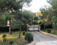 Resale - villa - Alberic