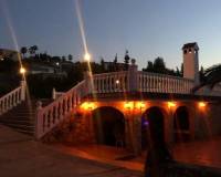 Resale - villa - Alberic