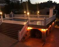 Resale - villa - Alberic