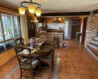 Resale - villa - Alberic