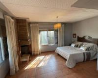 Resale - villa - Alberic