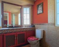 Resale - villa - Baños y mendigo