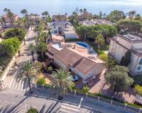 Resale - villa - Cabo Roig - MUY CERCA DE LA PLAYA