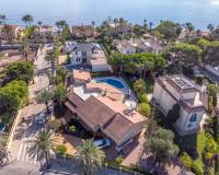 Resale - villa - Cabo Roig - MUY CERCA DE LA PLAYA