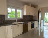 Resale - villa - Cabo Roig