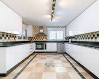 Resale - villa - Dehesa de Campoamor