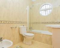 Resale - villa - El Campo