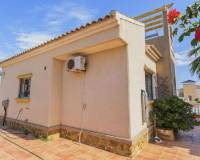 Resale - villa - El Campo