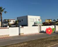 Resale - Villa / House - Torrevieja - La Siesta