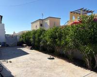 Resale - Villa / House - Torrevieja - La Siesta