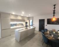 Resale - villa - Los Montesinos - La Herrada