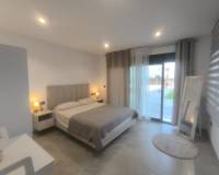 Resale - villa - Los Montesinos - La Herrada