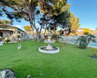 Resale - villa - Orihuela Costa - Altos de Campoamor