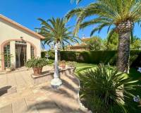 Resale - villa - Orihuela Costa - Cabo Roig