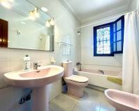 Resale - villa - Orihuela Costa - La Zenia