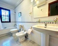 Resale - villa - Orihuela Costa - La Zenia