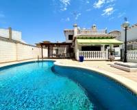 Resale - villa - Orihuela Costa - La Zenia